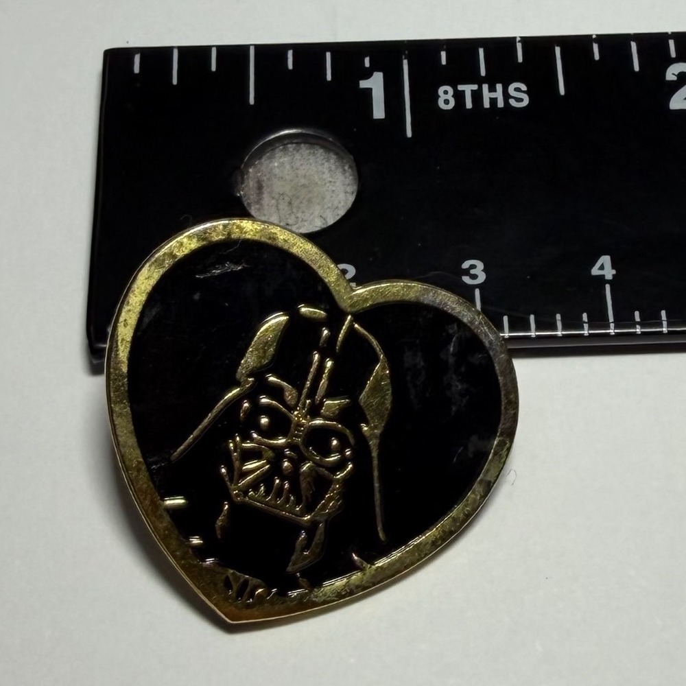 Star Wars Darth Vader Heart Enamel Pin Variety Gold Tone Lucasfilm 2013 LFL - Picture 5 of 7